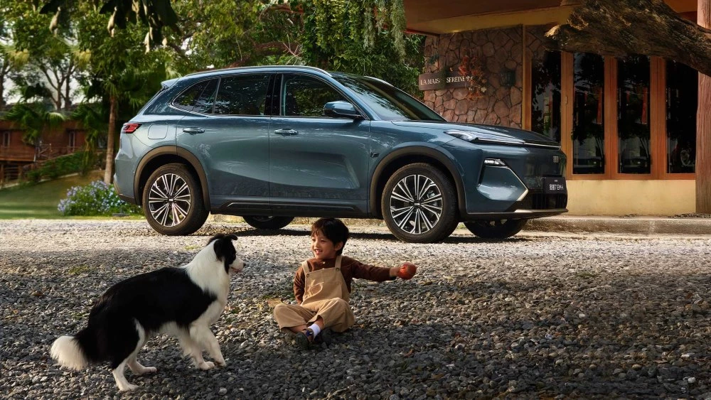 Geely Starship 7 EM-i 2026: Обновленный кроссовер выходит на рынок Китая