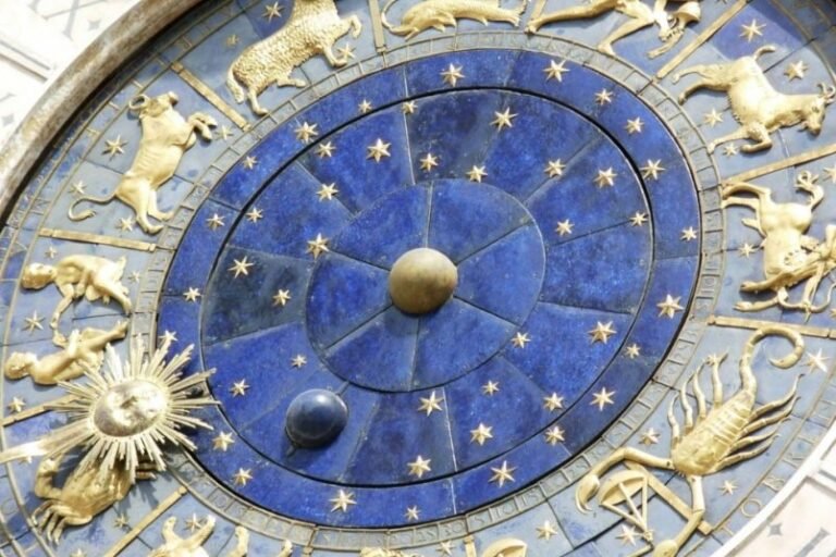 Гороскоп на 11 ноября: Тельцы изменят отношение к прошлому, а Скорпионы встретят препятствия