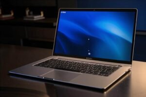 HP увольняет 10% сотрудников из-за внедрения нейросетей