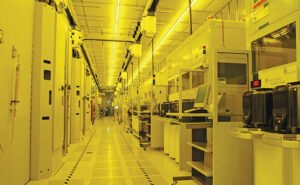 Intel наняла экс-топ-менеджера TSMC: украл ли он секреты о 2-нм техпроцессе?