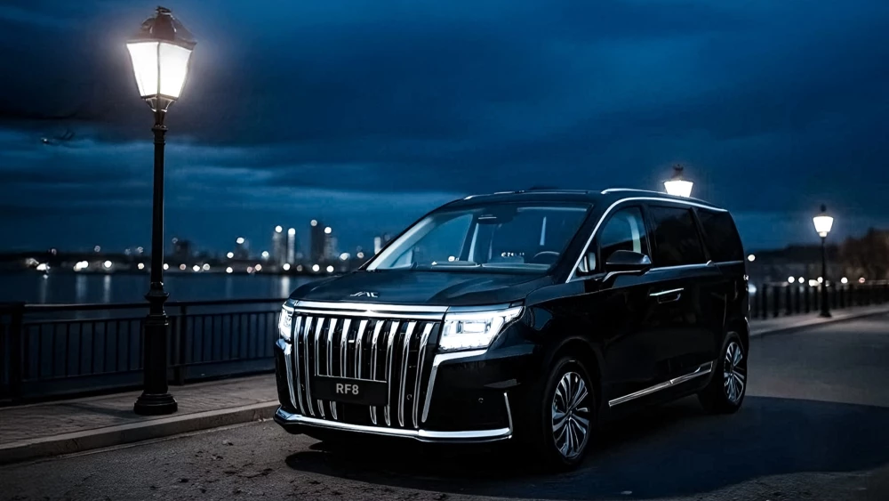 JAC открыл предзаказы на минивэн RF8 в России