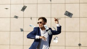 Кому из знаков Зодиака ждать богатства после 17 ноября 2025 года