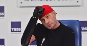 Костомаров в Дубае: флайбординг и новые эмоции