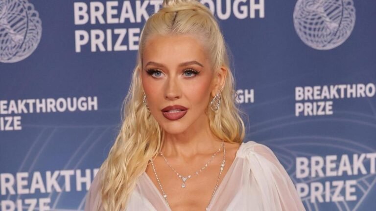 Кристина Агилера в образе русалки: певица поразила поклонников новым wyglądem