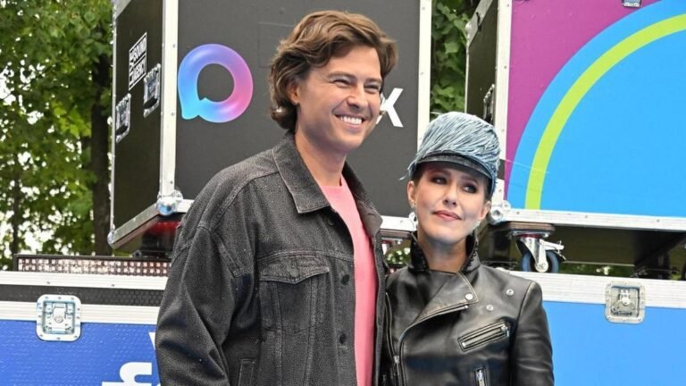 Ксения Собчак стала 80-летней бабушкой ради поцелуев Прохора Шаляпина