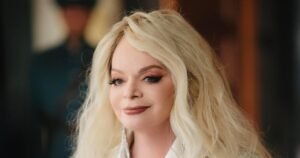 Лариса Долина в шокирующем образе: купается в долларах и поет хит Инстасамки