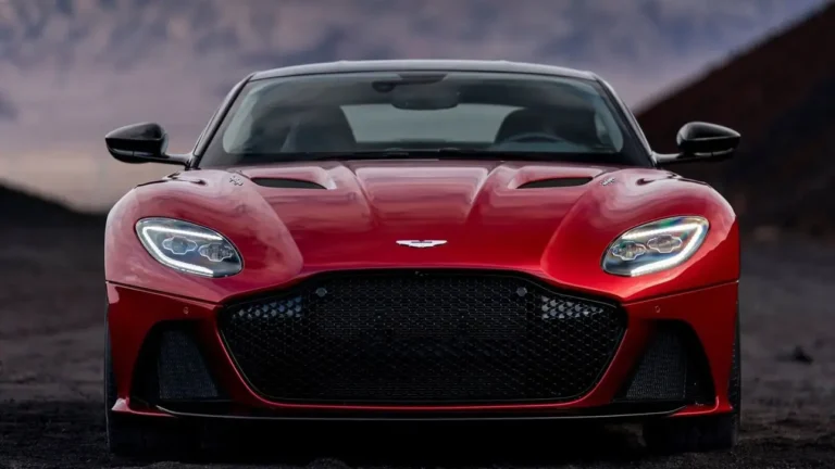 Легендарные Aston Martin: 10 моделей, изменивших автомобильную индустрию