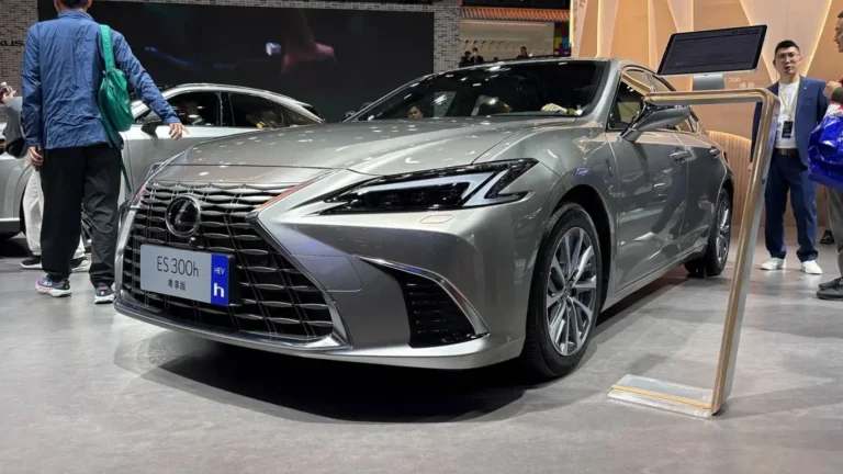 Lexus представил новинки на автосалоне в Гуанчжоу