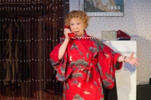 Лия Ахеджакова столкнулась с критикой за рубежом за слабые спектакли