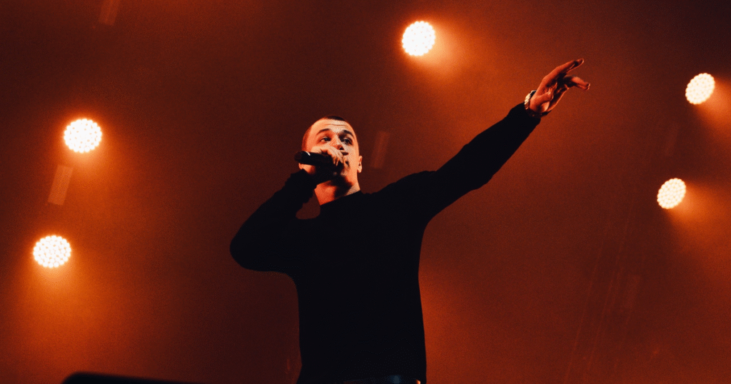 Macan может служить в ВДВ: рэпер ведет переговоры