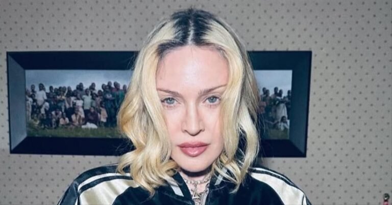 Мадонна тайно обручилась с 29-летним футболистом