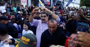 Мадуро усилил безопасность из-за угрозы вторжения США