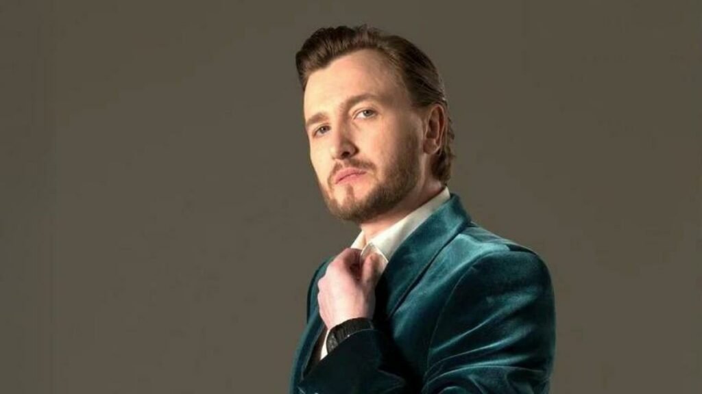 Маг и экс-ведущий «Дома-2» покинул ТВ из-за воспаления копчика