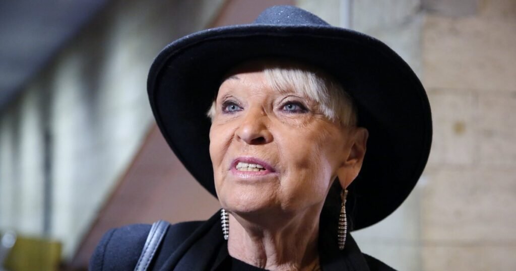 Могила Светланы Светличной оказалась заброшенной