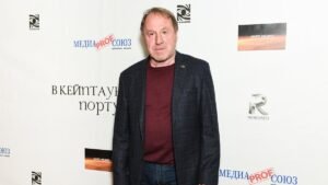 Народного артиста России Владимира Стеклова экстренно прооперировали