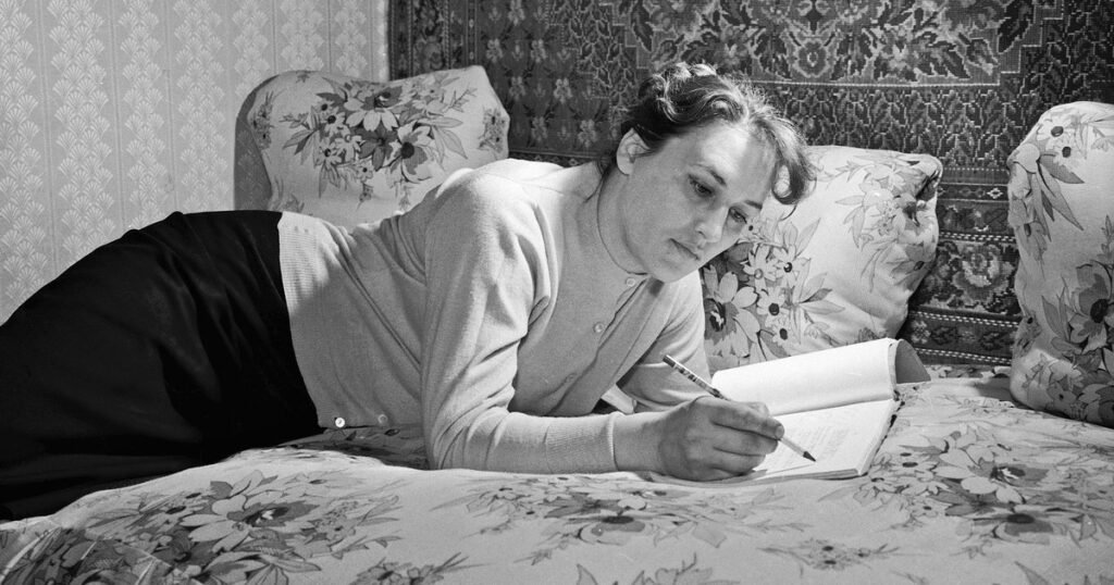 Нонна Мордюкова и Вячеслав Тихонов: тайные дневники и сложные отношения