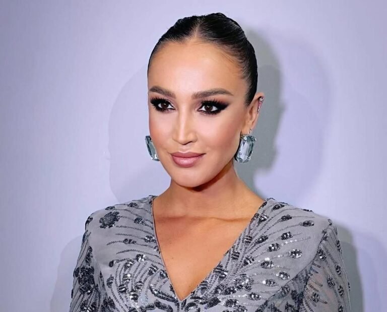 Ольга Бузова поделилась яркими кадрами из Китая