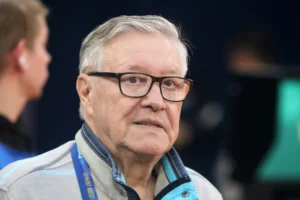 Орлов резко раскритиковал Карпина после поражения сборной России