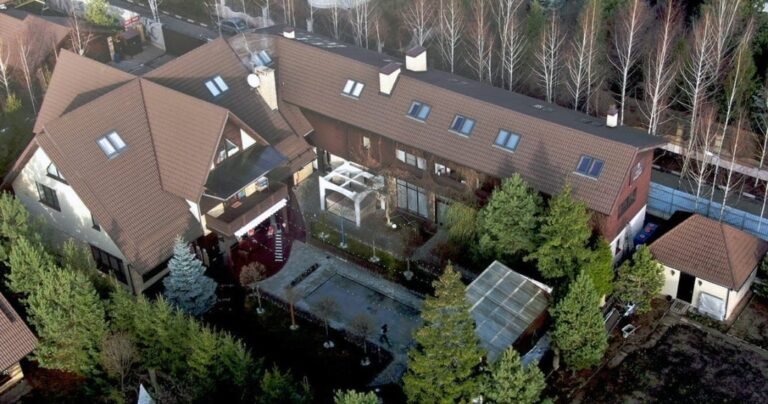 Особняк Дмитрия Диброва в Лапино выставлен на продажу за 570 млн рублей