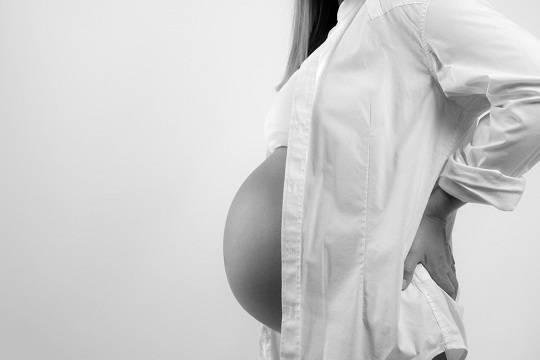 Отец будущего ребенка Лерчек опубликовал трогательные фото