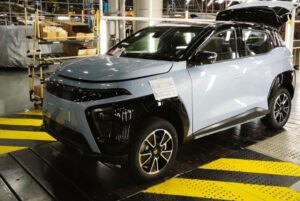 Первый электромобиль Атом сошел с конвейера завода Москвич