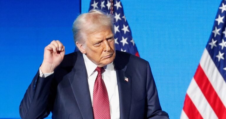 Профсоюзы США критикуют Трампа за отмену пошлин с китайских судов