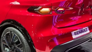 Renault на грани исчезновения: автоэксперт Васильев предсказал забвение французскому бренду