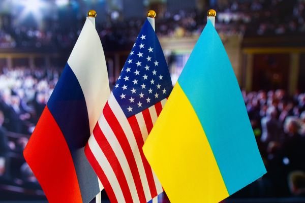 Россия диктует условия: аналитик о ситуации на Украине