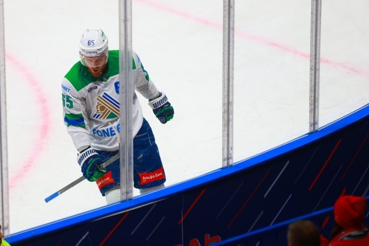 «Салават Юлаев» дал бой чемпиону, но проиграл за секунду до конца овертайма