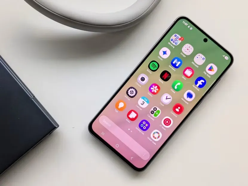 Samsung Galaxy A56 сильно подешевел: лучший сбалансированный смартфон