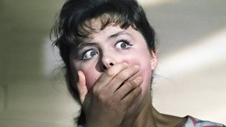 Скандал вокруг рейтинга российских актрис: 16-летняя Анна Пересильд опередила Светлану Ходченкову