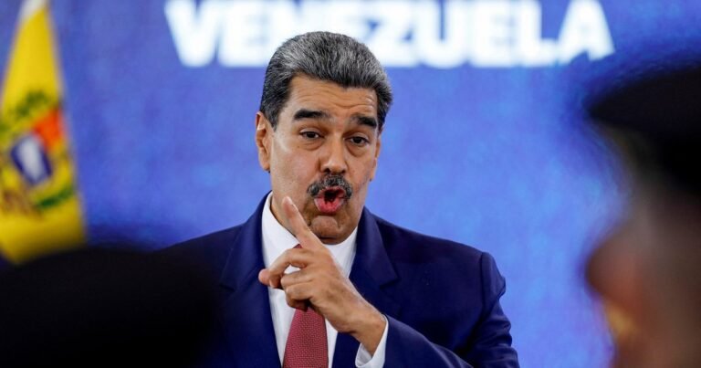 США могут использовать листовки для психологического давления на Мадуро