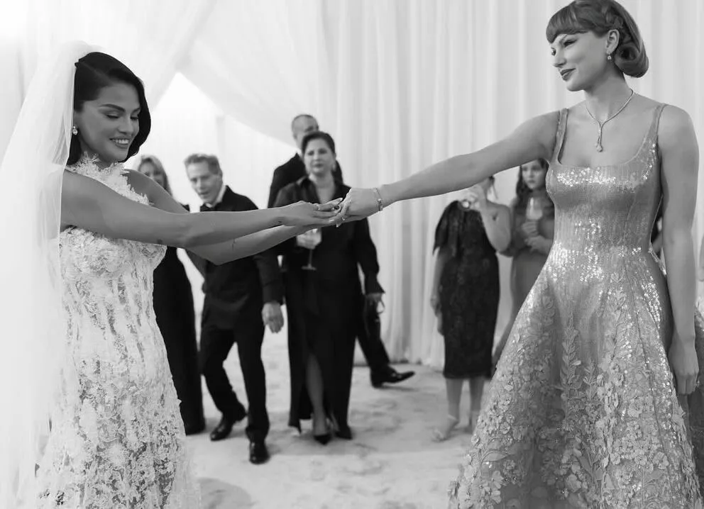 Тейлор Свифт и Селена Гомес: редкие фото лучших подруг