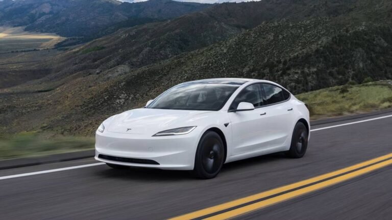 Tesla Model 3 - Автомобиль Года в Новой Зеландии 2025