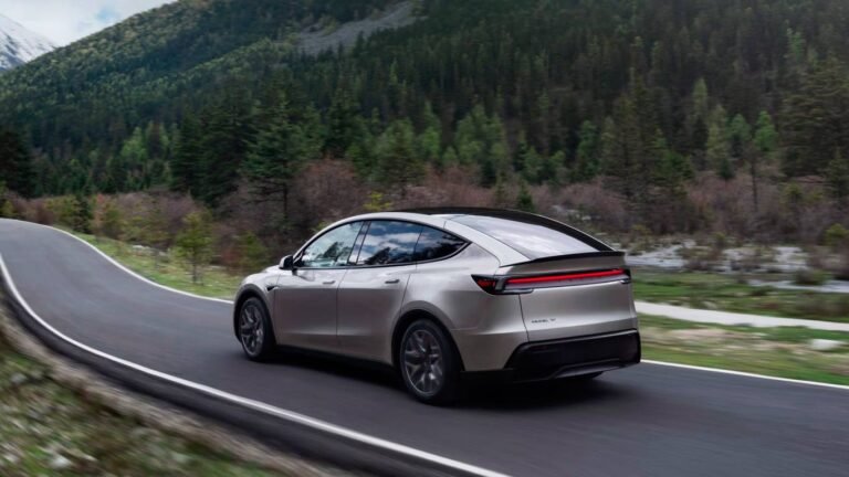 Tesla Model Y L получил функцию спасения от блэкаута