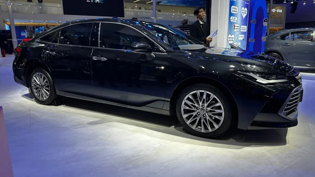 Toyota Avalon и Sienna обновились: роскошь и комфорт в новых версиях