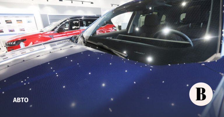 Цены на автомобили в России достигли исторического максимума