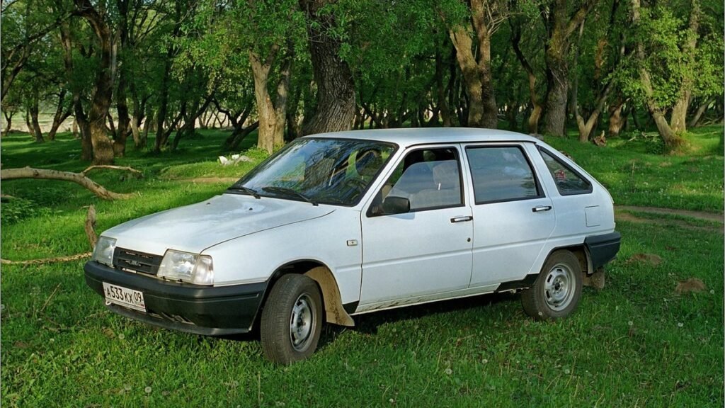 В России стартовали продажи редкого ИЖ-2126 с полным приводом