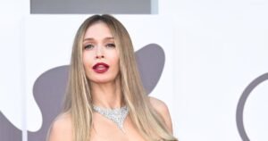 Вера Брежнева показала идеальную фигуру в топе и легинсах