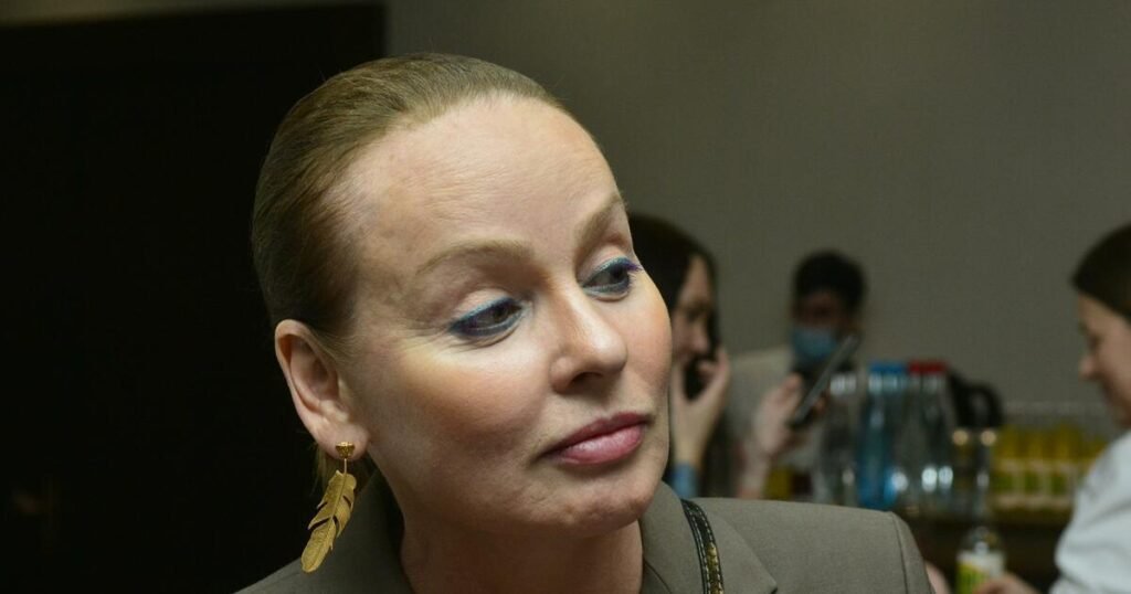 Жанну Эппле могут лишить звания заслуженной артистки из-за банкротства