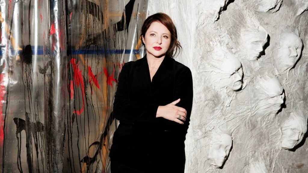 Звезда «Ищейки» Алла Банщикова поразила фанатов дерзким нарядом на премьере