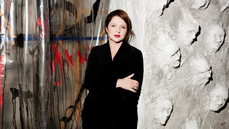 Звезда «Ищейки» Алла Банщикова поразила фанатов дерзким нарядом на премьере