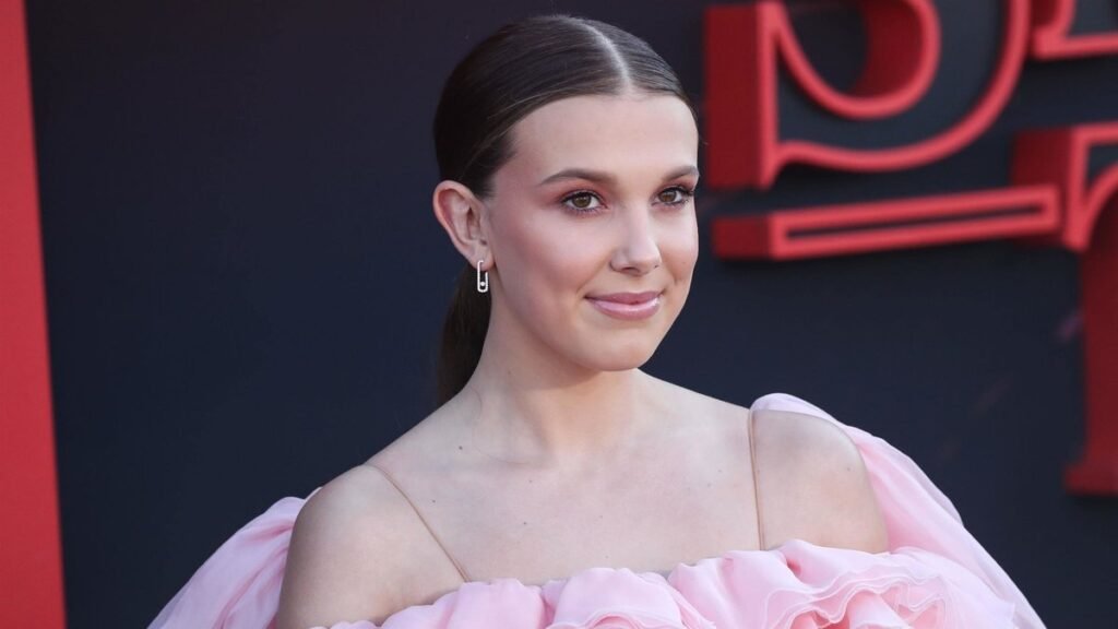 Звезда «Очень странных дел» обвинила коллегу в травле