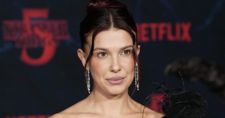 Звезда 'Очень странных дел' раскрывает причины загадочного образа дочери