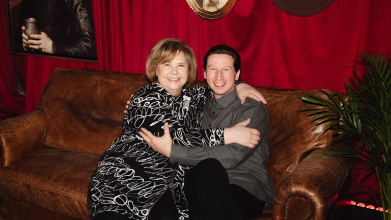 Звезды на премьере «Вампиров средней полосы»: Догилева с дочкой и Шепс с подругой