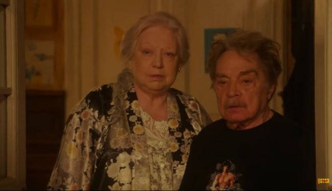 Звезды российского кино Светлана Крючкова и Александр Адабашьян получили 'бриллиантовую' премию