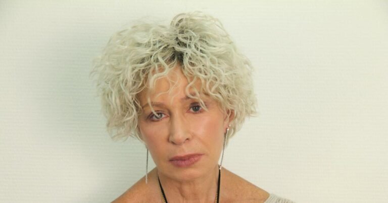 15-летний внук Васильевой отдал мошенникам 360 тысяч рублей