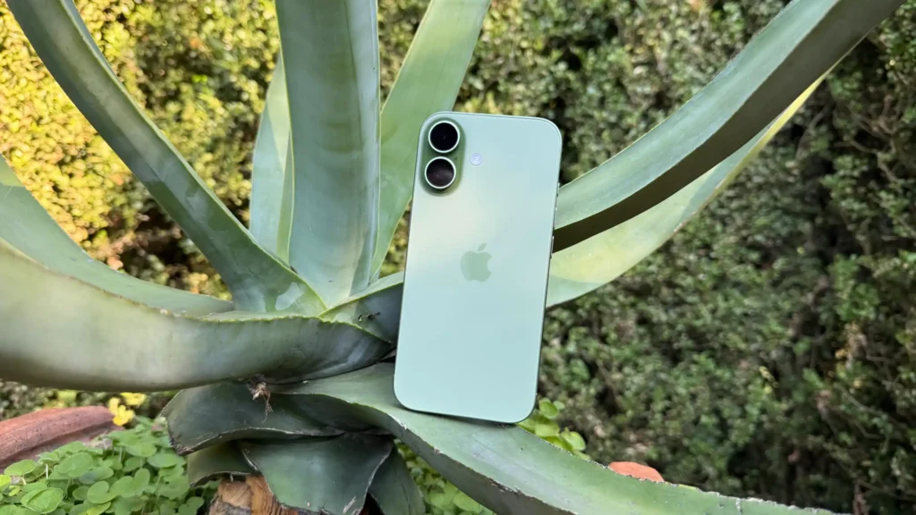 5 самых выгодных флагманов на рынке: от Honor до iPhone