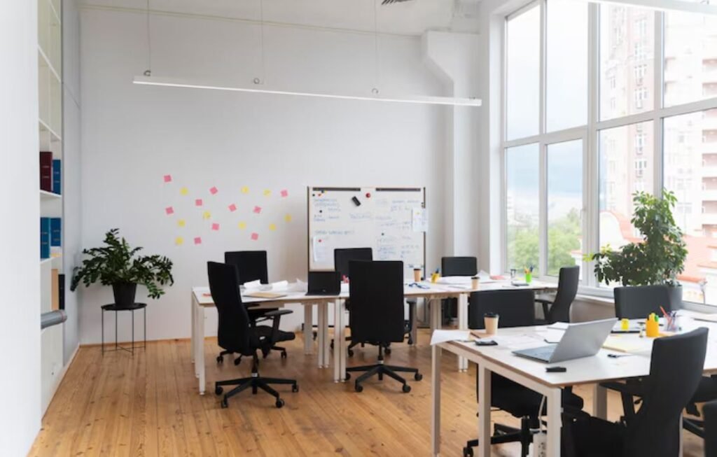 55 тысяч рабочих мест сократили в США из-за ИИ в 2025 году