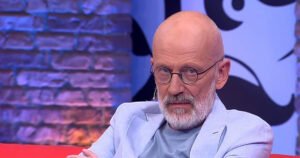 Александр Гордон снова женился: 61-летний телеведущий выбрал 23-летнюю художницу